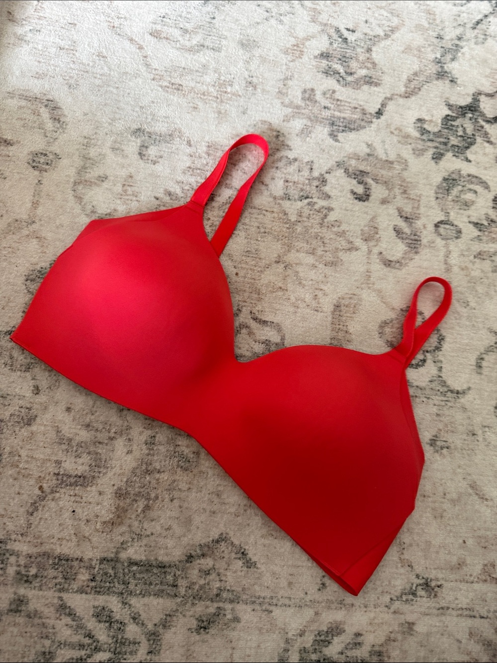 knix Smooth Wireless Molded Cup Bra in Red size 7